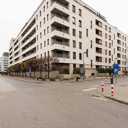 Urban Blue 2 Bedroom Wola Apartment *